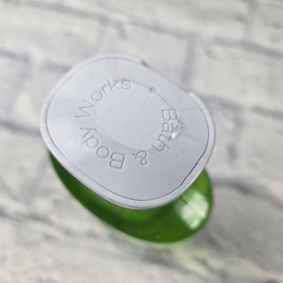 SEALED Bath and Bodyworks Cucumber Melon Shower Gel 10 fl oz Signature Scent - Picture 7 of 7